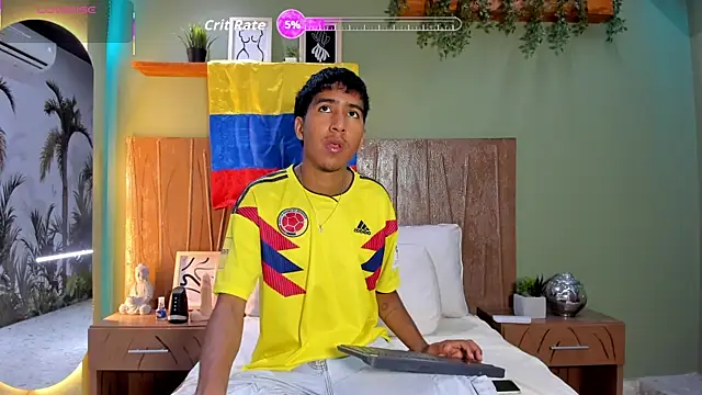 Snapshot of Ender_h0tt chatting on 07/07/26, 08:57 Ender h0tt online show from 07/07/26, 08:57