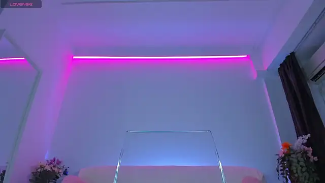 ScarletFlameee online show from 04/04/26, 07:44