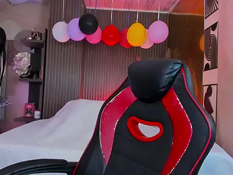 ZaraLuciana online show from 04/20/26, 11:13