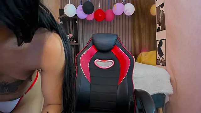 ZaraLuciana online show from 04/23/26, 12:29