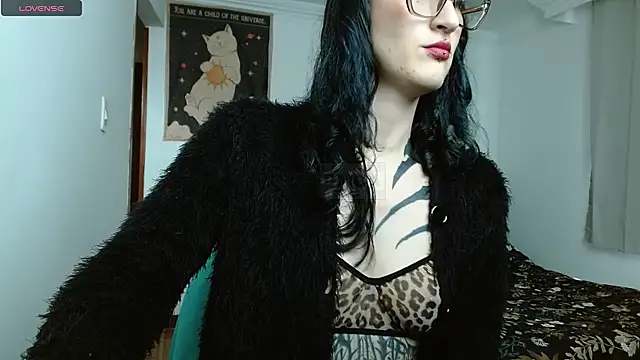 Snapshot of VelvetVal_ chatting on 04/20/26, 05:16 VelvetVal online show from 04/20/26, 05:16