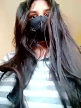 Divya3107 online show from 04/18/26, 02:48