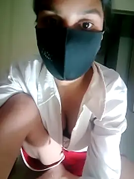 Divya3107 online show from 04/26/26, 04:37