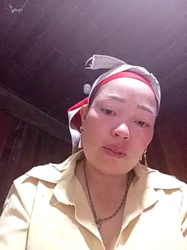 Yellow-pink online show from 03/19/26, 10:58