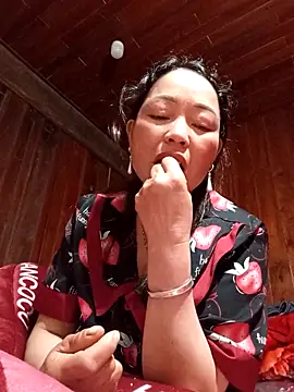 Yellow-pink online show from 03/22/26, 11:02