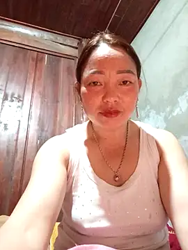 Yellow-pink online show from 03/29/26, 12:54