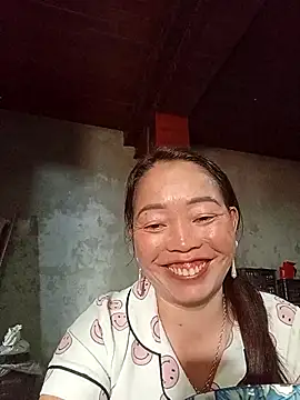 Yellow-pink online show from 04/08/26, 01:27