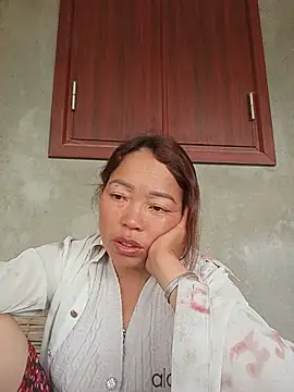 Yellow-pink online show from 05/24/26, 10:31