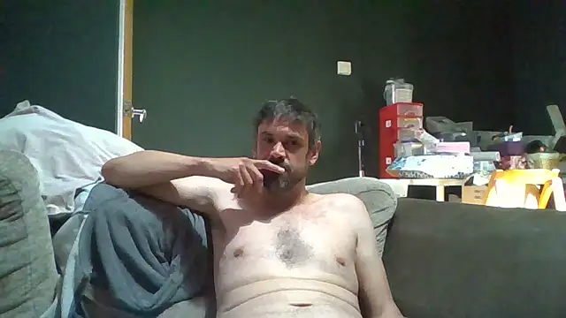 Snapshot of tall_dark_handsome chatting on 06/25/26, 06:23 tall dark handsome online show from 06/25/26, 06:23