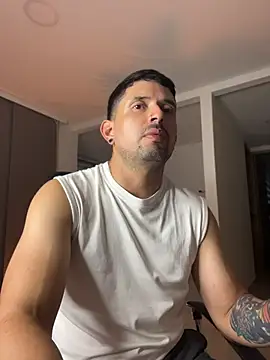 TroyeSavage online show from 04/07/26, 10:53