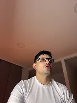 TroyeSavage online show from 05/20/26, 10:32