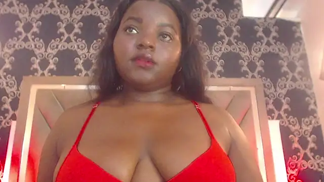 Snapshot of SaraThomass chatting on 06/01/26, 07:04 SaraThomass online show from 06/01/26, 07:04
