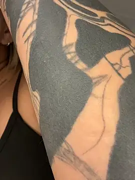 CarolQueen1  online show from 04/28/26, 12:43