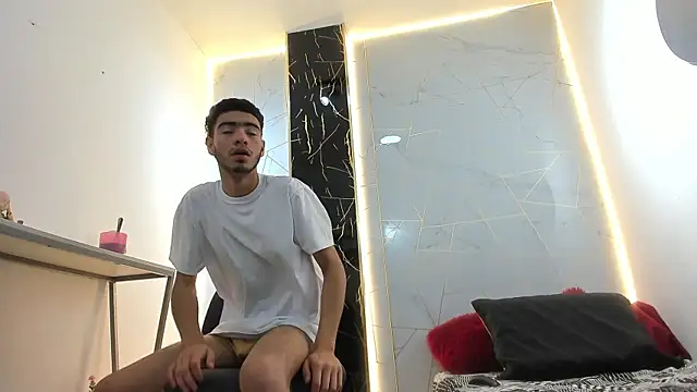 Valentin Lux online show from 03/16/26, 02:28