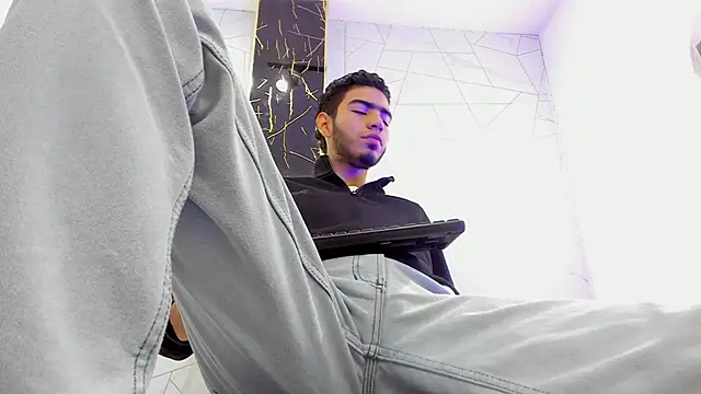 Valentin Lux online show from 04/10/26, 03:01