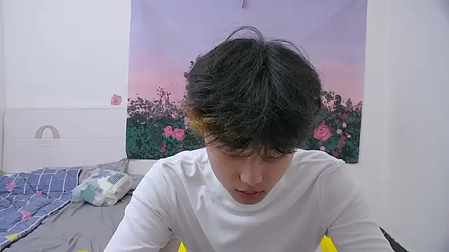 icecream-002 online show from 04/18/26, 12:31