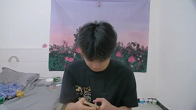 icecream-002 online show from 04/23/26, 11:42