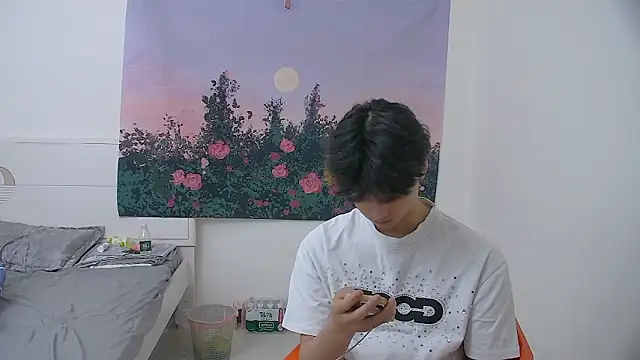 icecream-002 online show from 04/29/26, 05:30