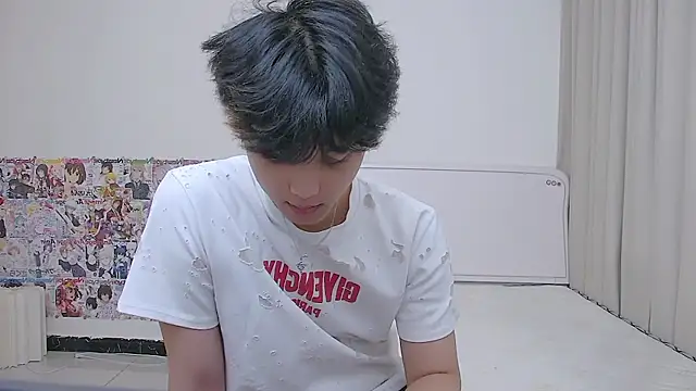 icecream-002 online show from 05/18/26, 01:06
