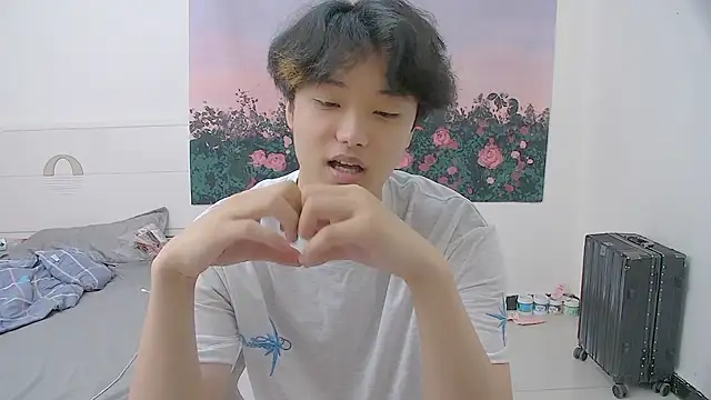 icecream-002 online show from 06/14/26, 12:29