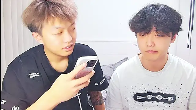 icecream-002 online show from 06/25/26, 02:10