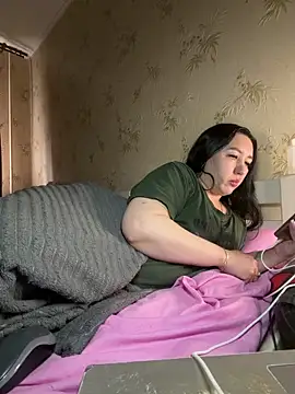 Besthot 2026 online show from 04/23/26, 12:40