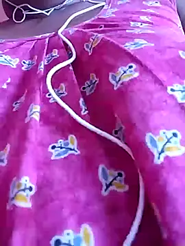 Snapshot of Mishti_Rai chatting on 04/02/26, 08:23 Mishti Rai online show from 04/02/26, 08:23