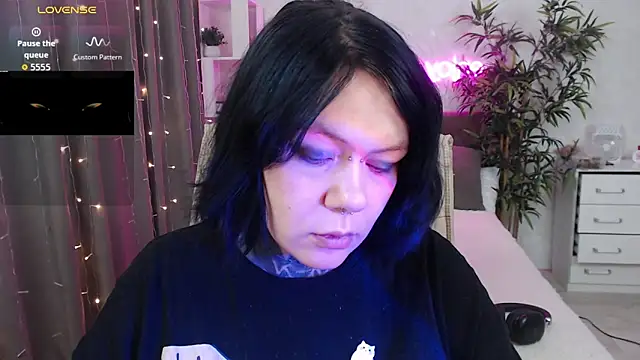 Qwerty Anna Lbo online show from 03/10/26, 04:06