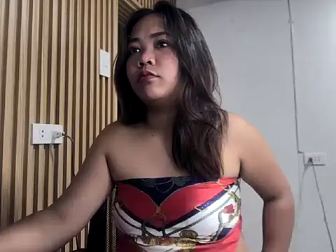 Snapshot of _georgiax_ chatting on 05/05/26, 12:18 georgiax online show from 05/05/26, 12:18