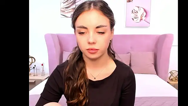 MyEvelin online show from 04/14/26, 03:23