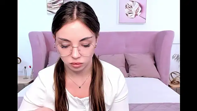 MyEvelin online show from 05/28/26, 03:37