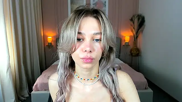 LuluAlis online show from 04/25/26, 01:14