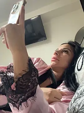 Miss juicy babes69 online show from 04/03/26, 01:09