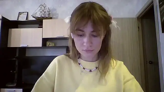 ElenoreHolguin online show from 04/10/26, 09:14