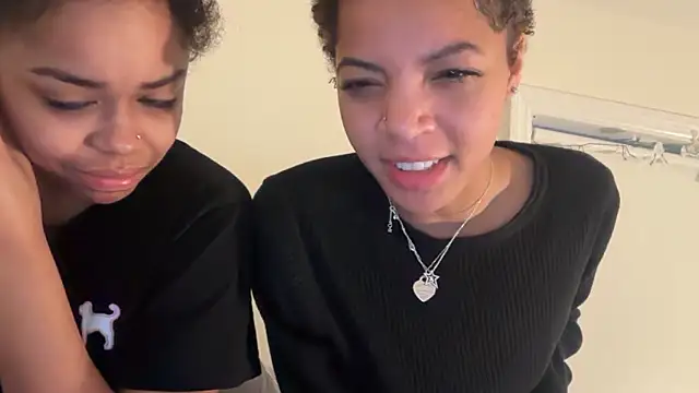 redbonequee online show from 03/16/26, 03:56