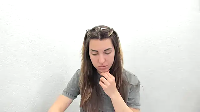 summmmersky1 online show from 03/18/26, 03:48