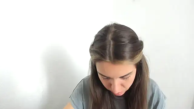 summmmersky1 online show from 03/28/26, 08:36