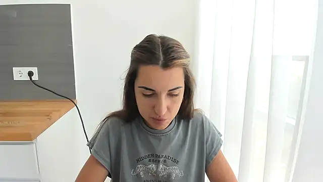 summmmersky1 online show from 07/07/26, 10:52