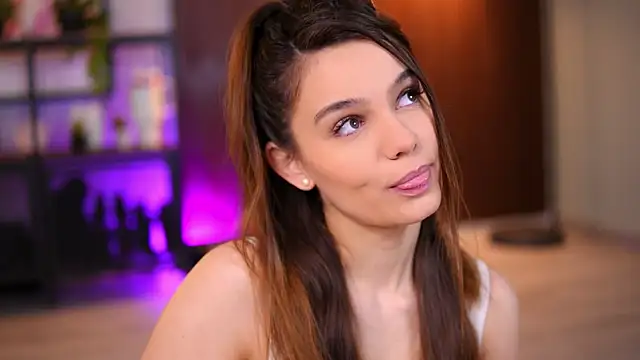 Lena Laurent online show from 03/28/26, 10:15