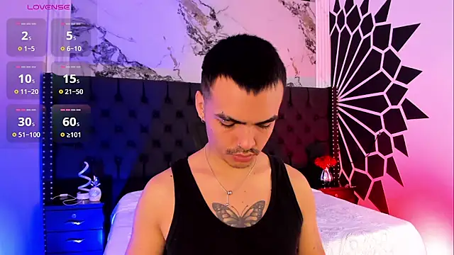 NicoKinggs  online show from 04/19/26, 12:04