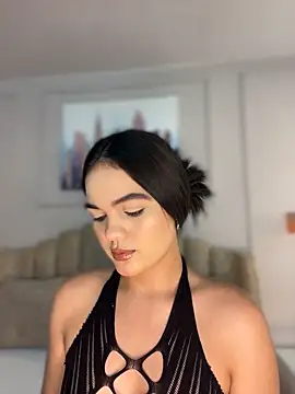 Bella-Ferrer online show from 04/15/26, 07:58