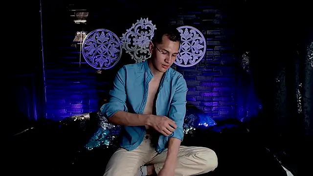 MilanDavid1 online show from 03/19/26, 05:17