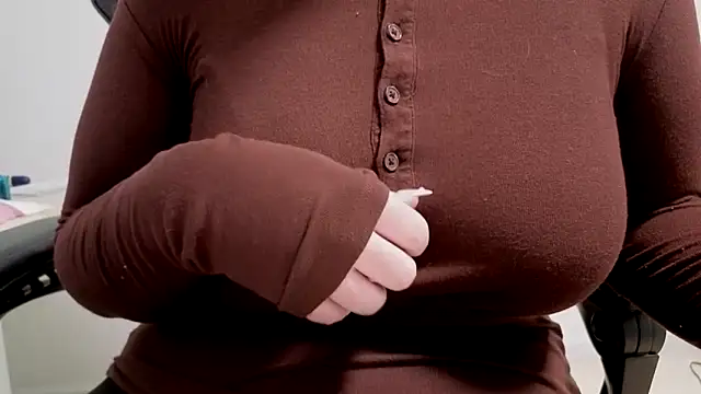 Snapshot of blaire_noelle chatting on 03/24/26, 08:47 blaire noelle online show from 03/24/26, 08:47