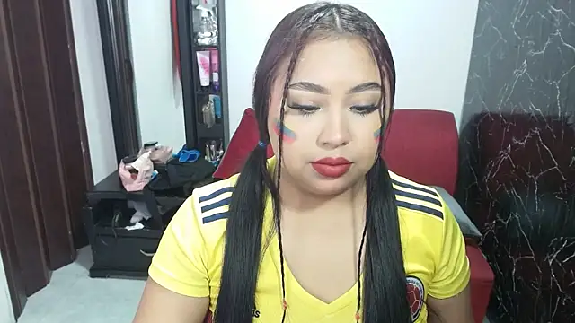 Snapshot of candymorena69 chatting on 06/17/26, 01:01 candymorena69 online show from 06/17/26, 01:01