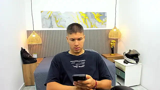 AlessandroFranco online show from 06/12/26, 01:43