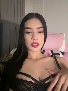 Snapshot of Valen_Gia chatting on 03/14/26, 01:12 Valen Gia online show from 03/14/26, 01:12