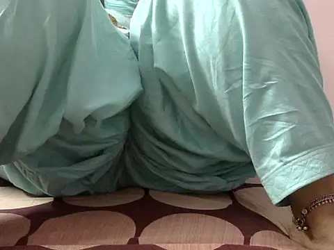 HouseWife4466 online show from 04/10/26, 07:24