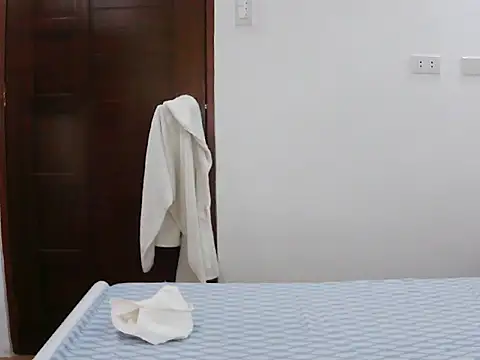 sexiesteyess online show from 04/18/26, 04:27