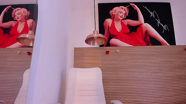 layla  smith online show from 03/18/26, 08:12