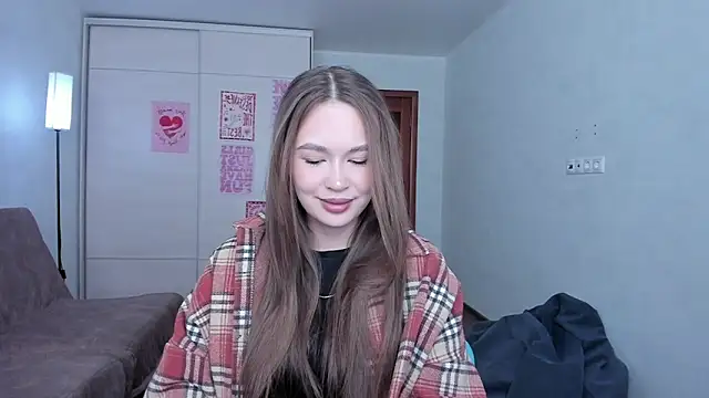 kittiangel00 online show from 04/08/26, 04:23